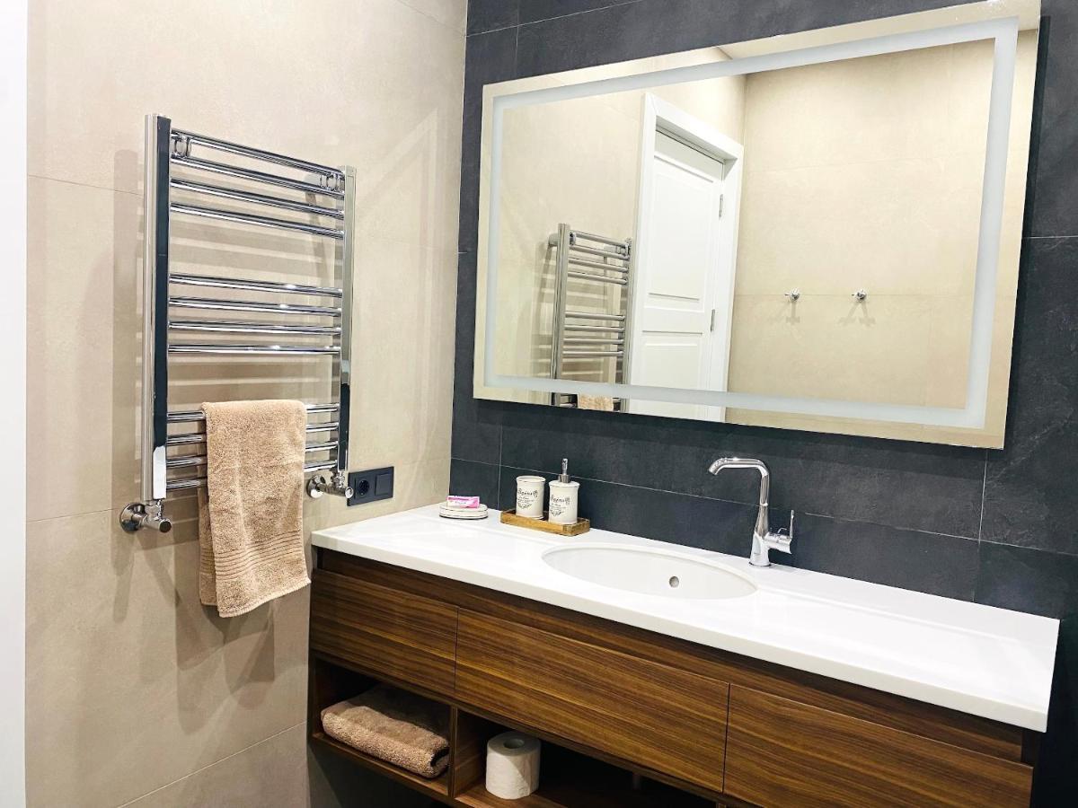 Heart Of Yerevan - City Center Luxury Apartments Exteriör bild